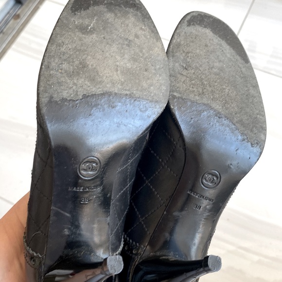 One of my favorites of all times! Very unique authentic booties by CHANEL. - Picture 15 of 15